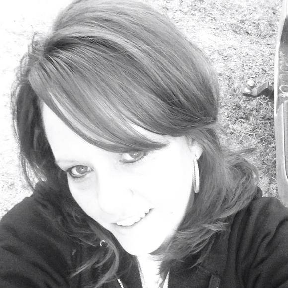 Meet your Posher, Alisha - Picture 1 of 1